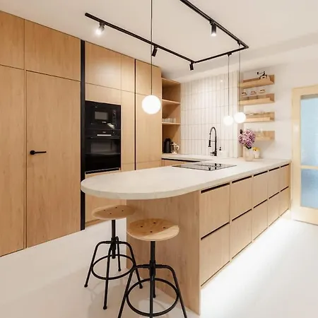 Blumental With Balcony * ברטיסלאבה