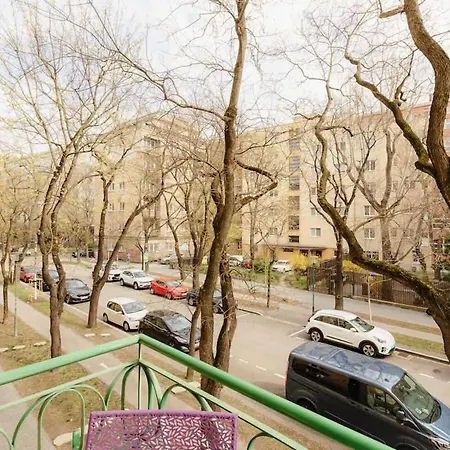 Blumental With Balcony * ברטיסלאבה
