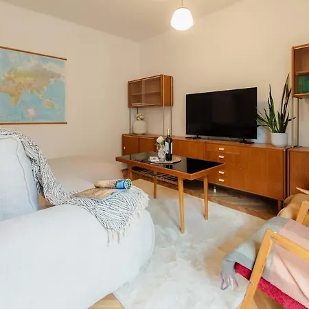 Blumental With Balcony דירה *